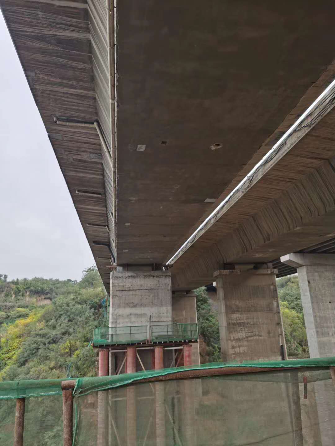 梁子湖桥梁加固前制定可行设计方案图并用对施工方法